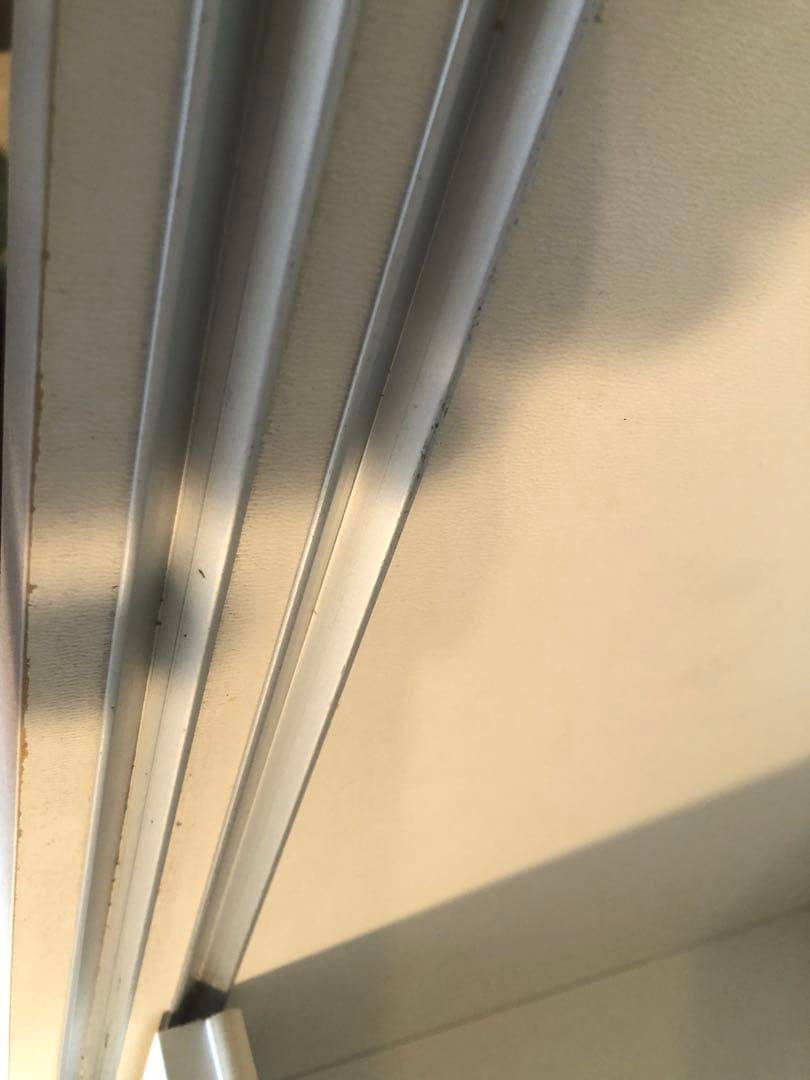 ホワイト食器棚 中型 ガラス扉 引き出し付き