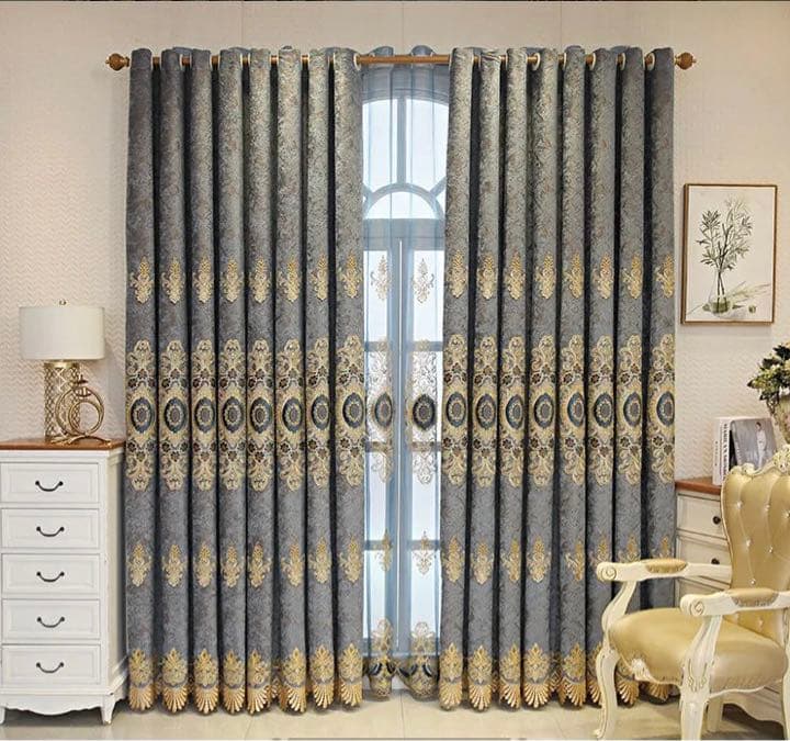 3）オーダー注文品　106番-刺繍入れ高級カーテン