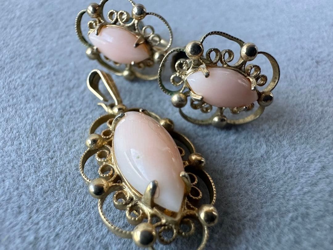 本珊瑚　サンゴ ピアス　指輪　ルースパーツ　花　彫刻　まとめ　天然石