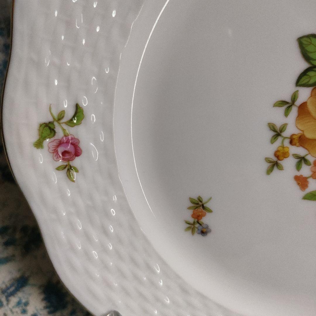 HEREND プチローズブーケ 黄色のばらと花柄の波型皿 19センチ - メルカリ