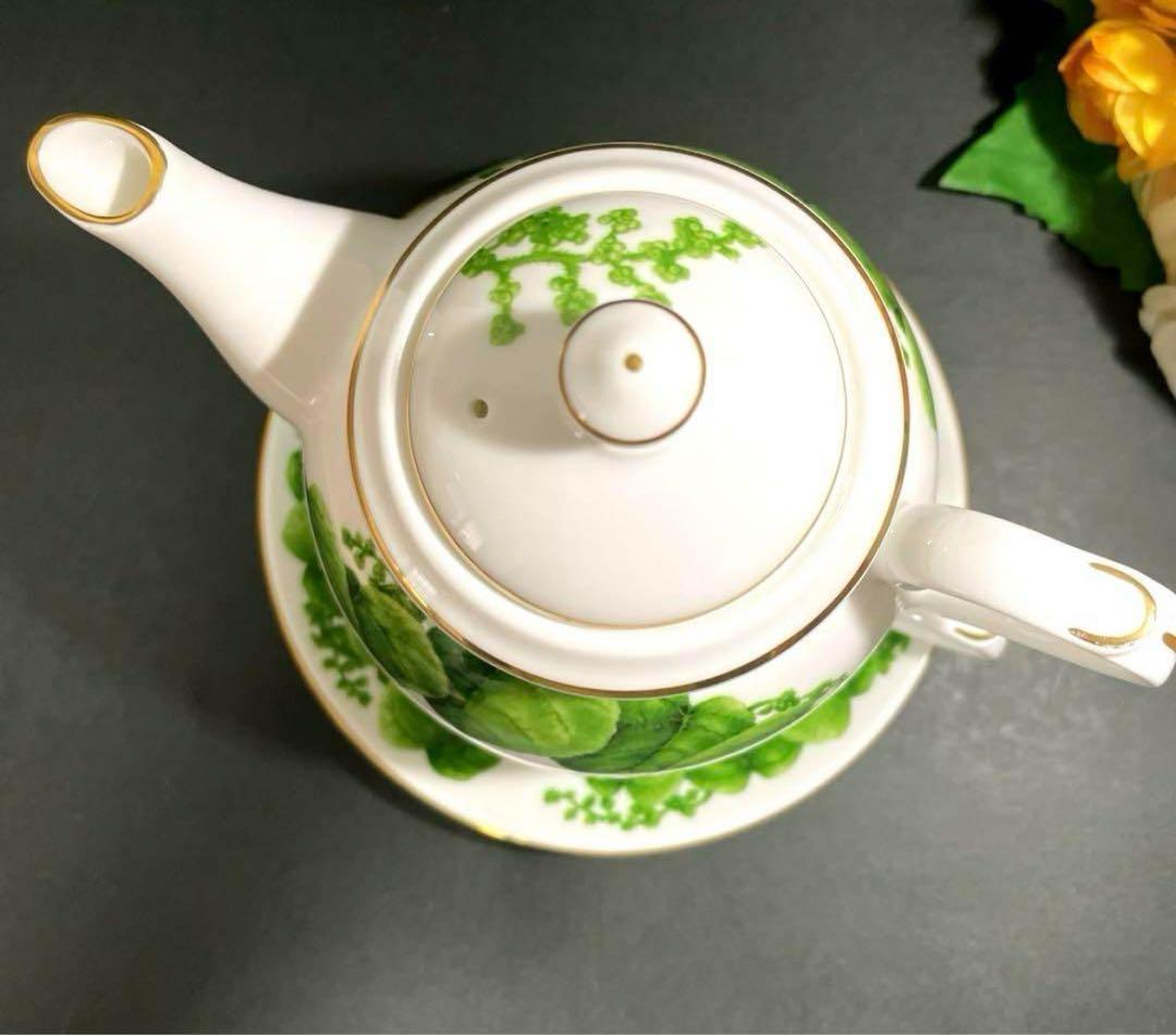 新品　ハルシオンデイズ　ティーフォーワン　エリザベス女王　チャールズ国王　紋章