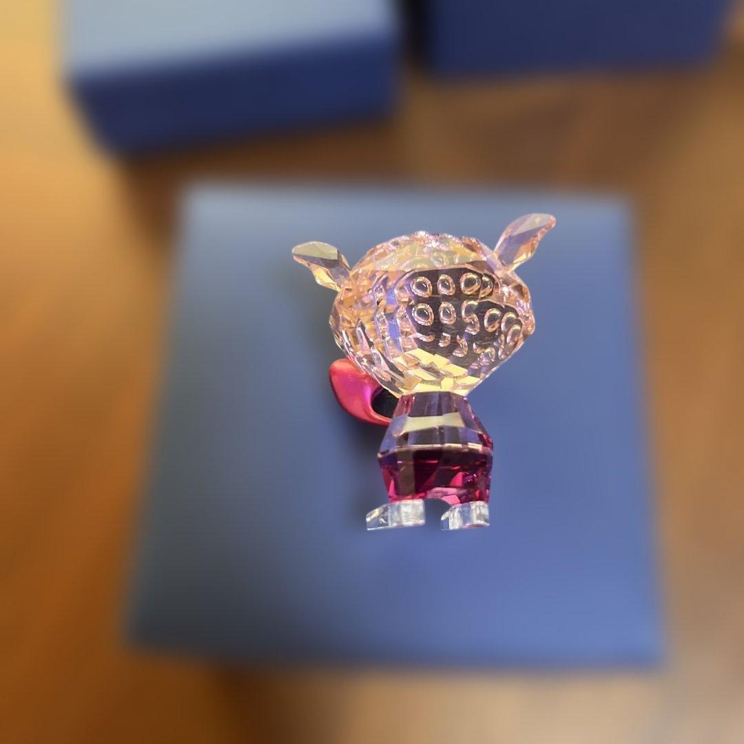希少♡スワロフスキーこぶた置物 ハート付き - メルカリ