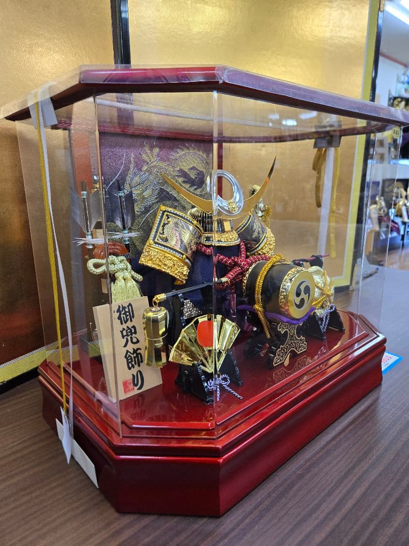 【展示品限り】五月人形　兜　上杉謙信　ケース飾り　※閉店セール　K31