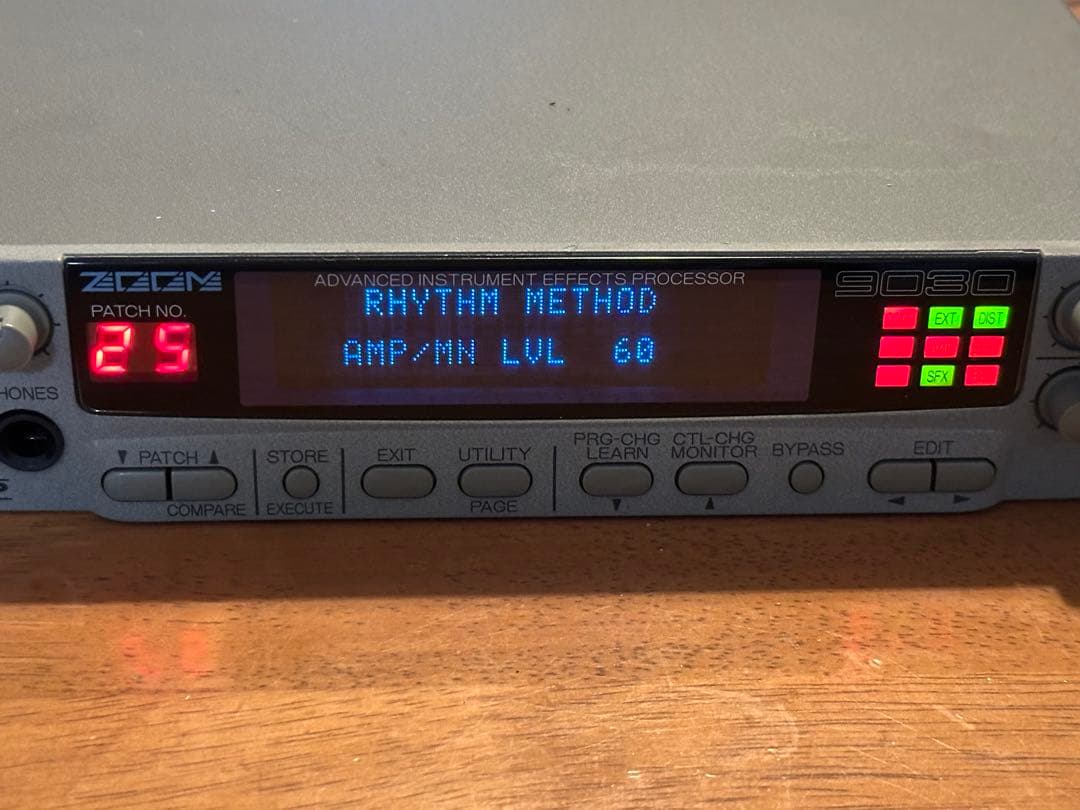 ZOOM 9030 マルチエフェクト+8050 コントローラー純正フルセット