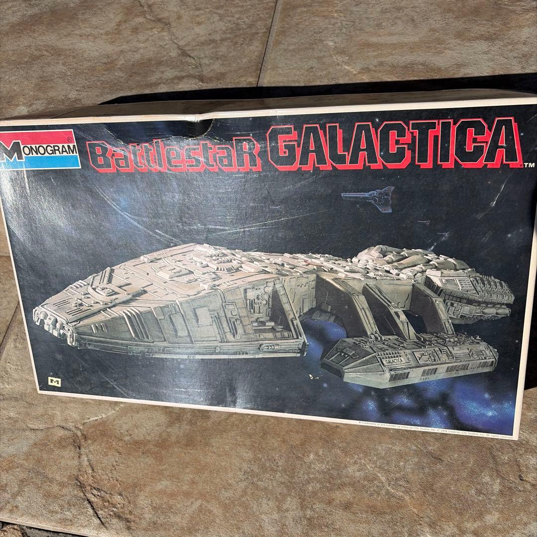 超貴重　モノグラム 宇宙空母　ギャラクティカ