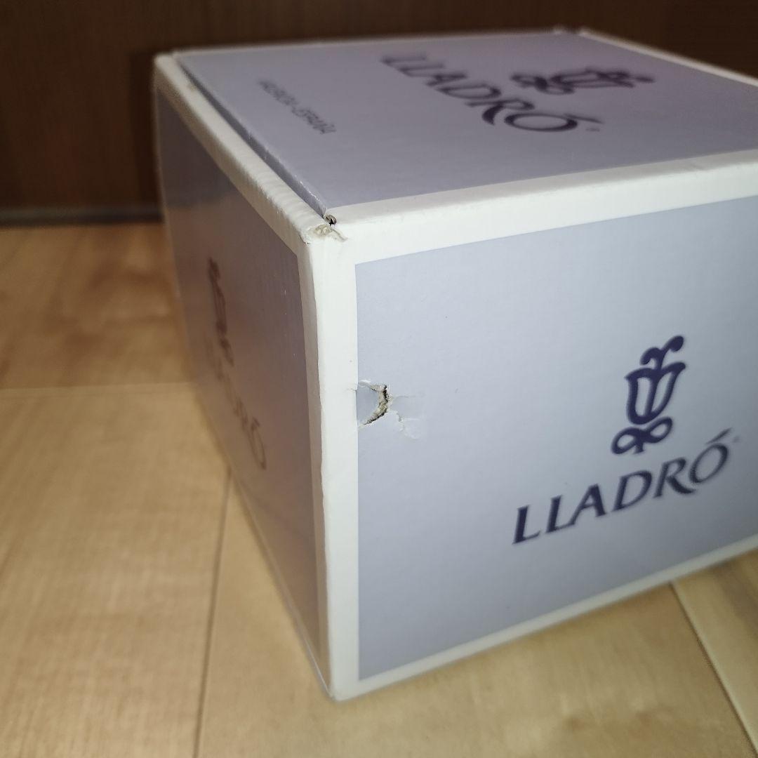 【美品】リヤドロ 6691 　女の子とデイジー花弁スカート