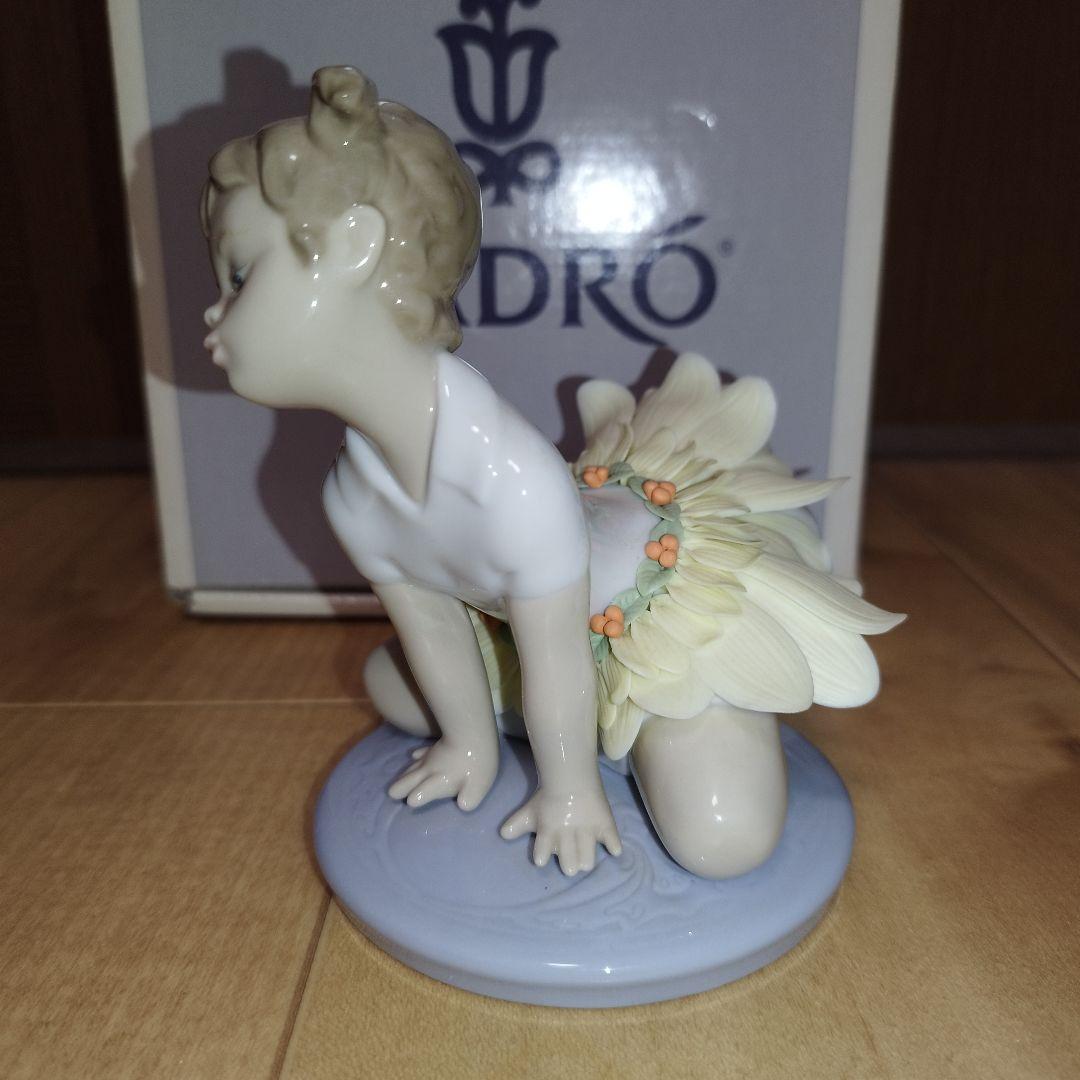 【美品】リヤドロ 6691 　女の子とデイジー花弁スカート