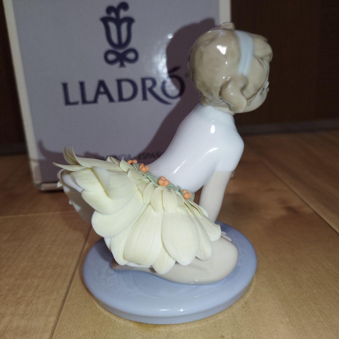 【美品】リヤドロ 6691 　女の子とデイジー花弁スカート