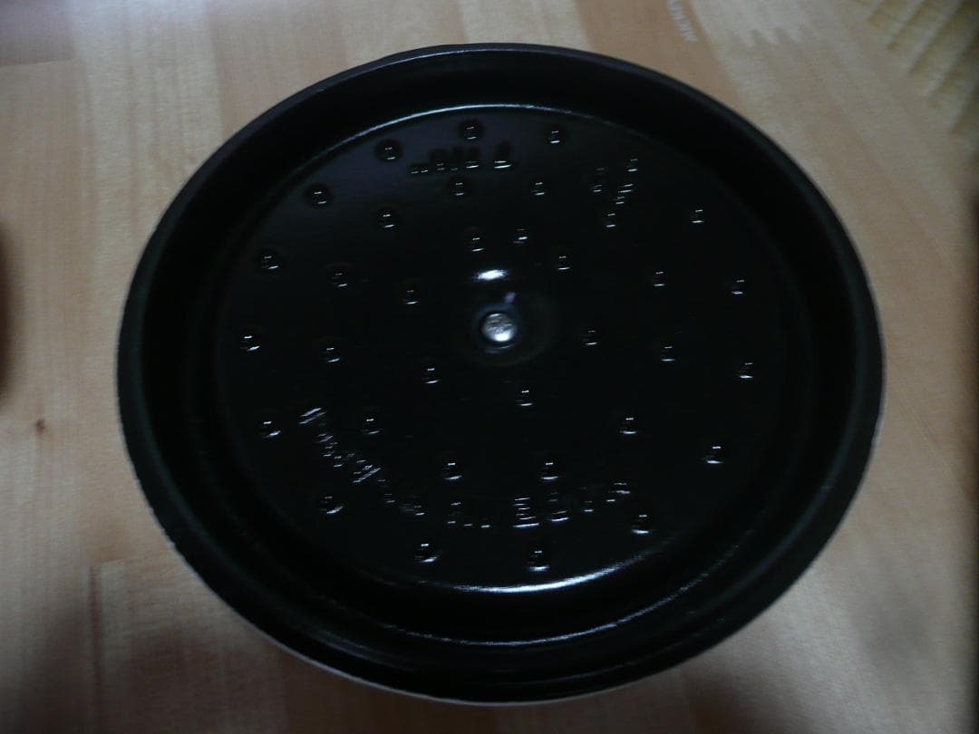 新品　Staubストウブ　Staub　ホワイト　ココットラウンド　20㎝