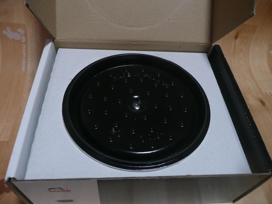 新品　Staubストウブ　Staub　ホワイト　ココットラウンド　20㎝