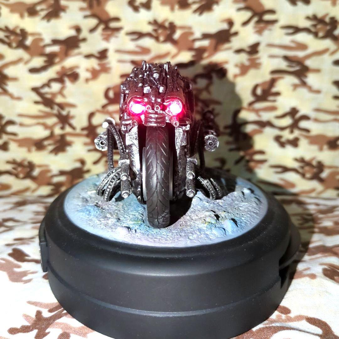 ✨希少品•モトターミネーター•フィギュア【DVD収納台座付】中古品•DVD無