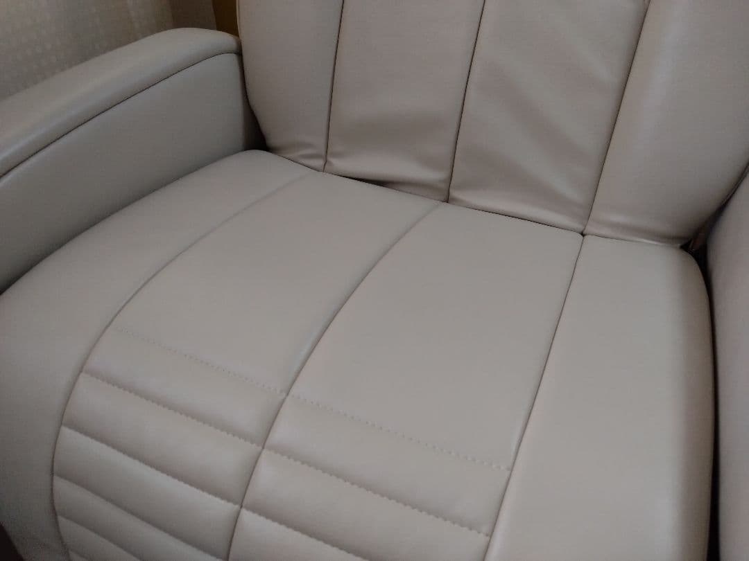 タカラベルモント「快適美顔」エステベッド