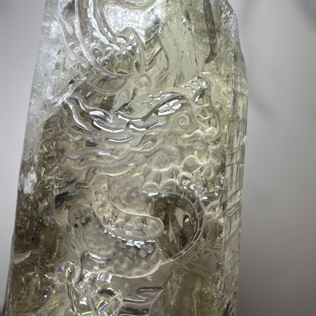 【コレクション】龍彫刻 シトリン原石 747g 高透明 虹入り 台座付