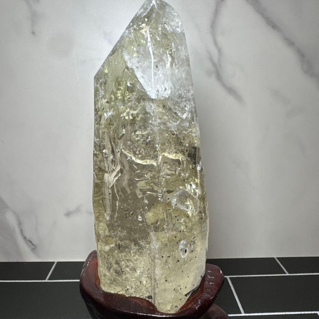 【コレクション】龍彫刻 シトリン原石 747g 高透明 虹入り 台座付