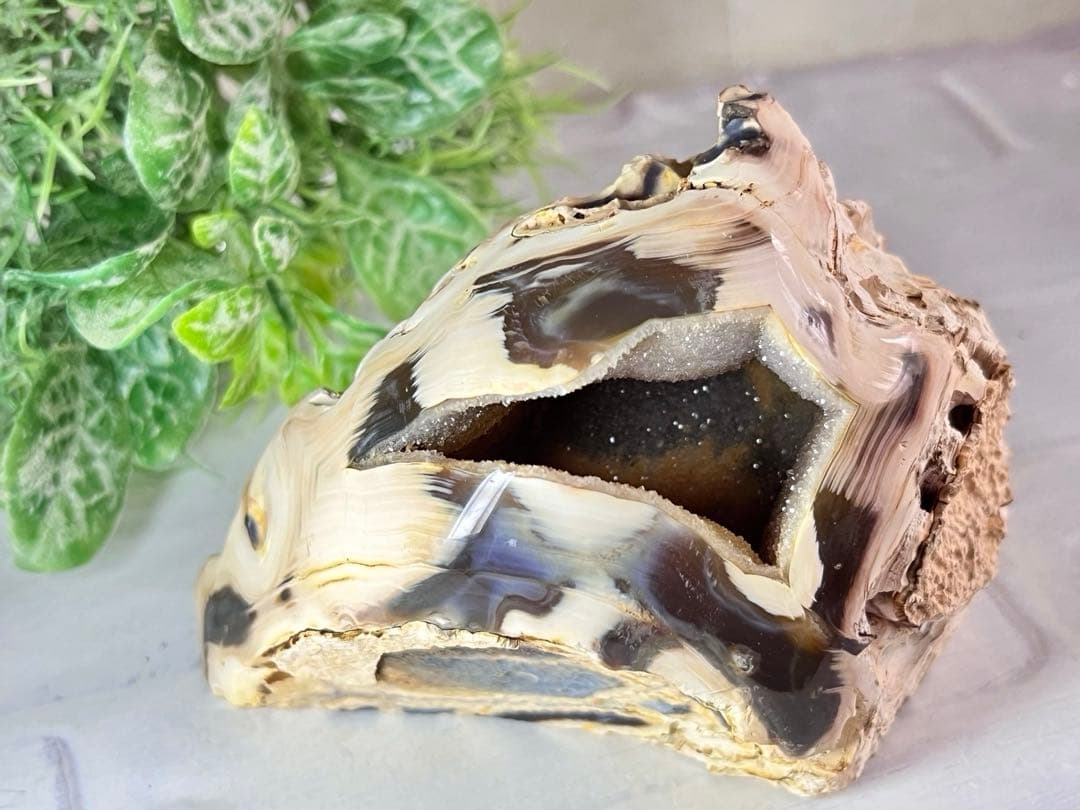 大サイズ　瑪瑙　アゲート ジオード　原石　晶洞　置物