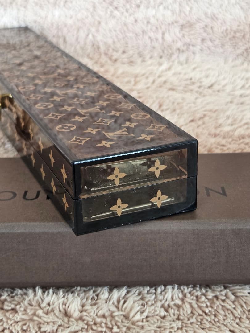 【新品未使用】ルイ・ヴィトン　25周年記念　木製箸セット　アクリルケース付き