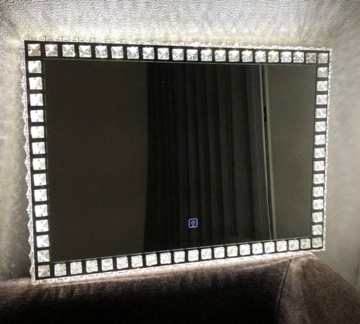 壁掛けミラー(ライト付き)