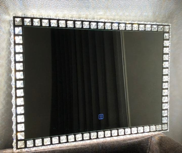 壁掛けミラー(ライト付き)