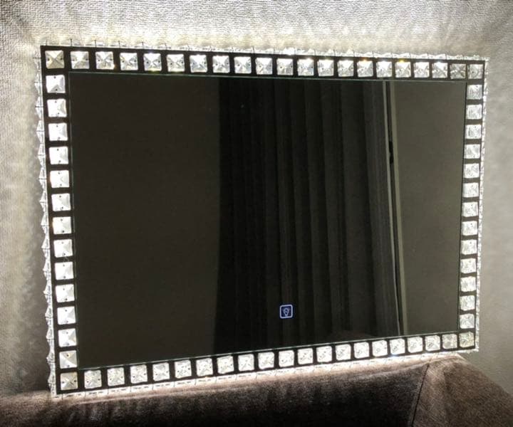 壁掛けミラー(ライト付き)