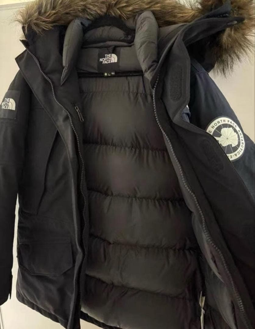 ノースフェイスのアンタークティカパーカー。防寒性抜群で冬のアウトドアに最適！