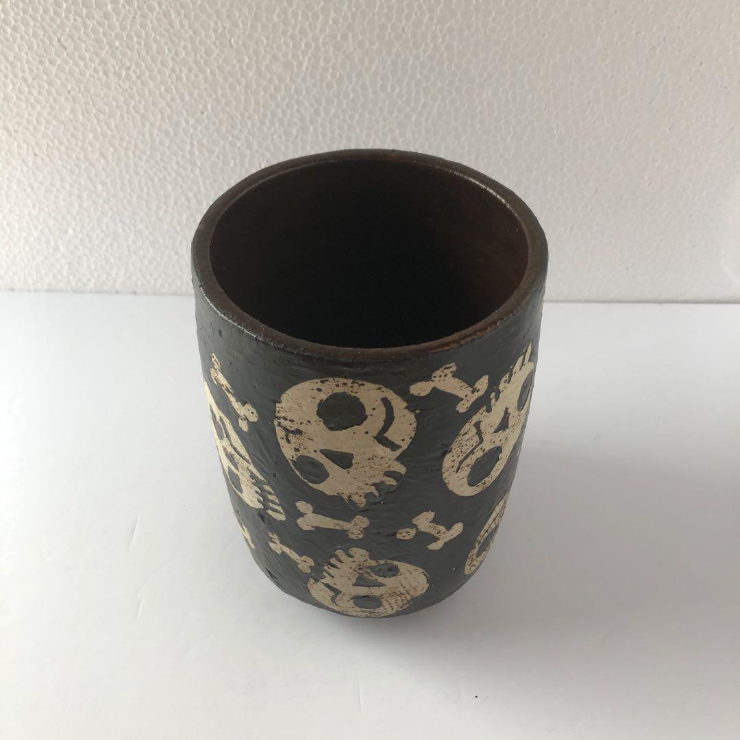 工房十鶴　ドクロ柄　筒形の器　フラワーベース 花器 カトラリースタンド やちむん