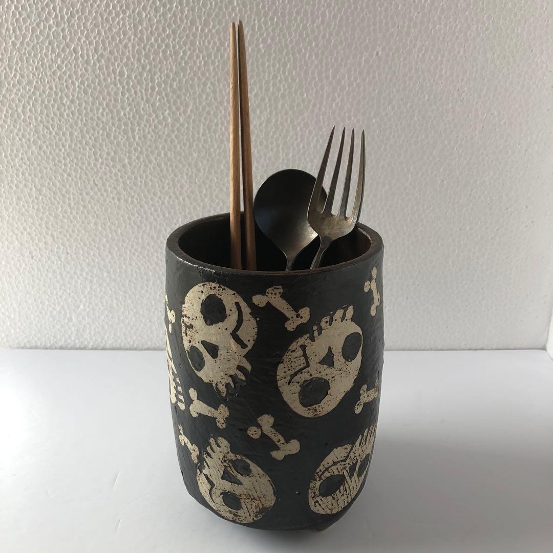 工房十鶴　ドクロ柄　筒形の器　フラワーベース 花器 カトラリースタンド やちむん