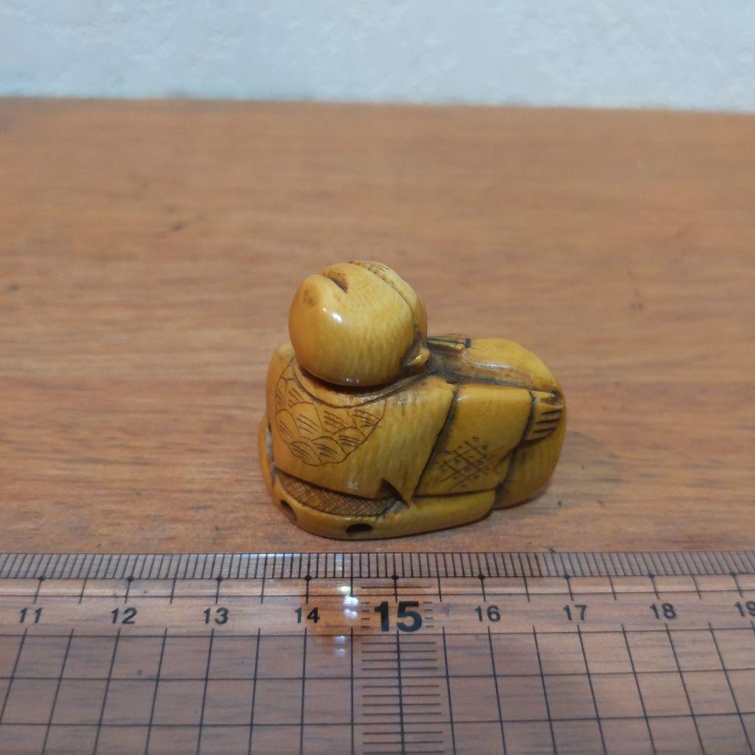 時代提げ物 人物根付 天然素材 在銘【達磨職人】高さ約3.3cm 重さ約20ｇ