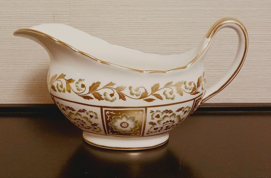 ロイヤルクラウンダービー、グリーンパネルグレービーボートソーサー