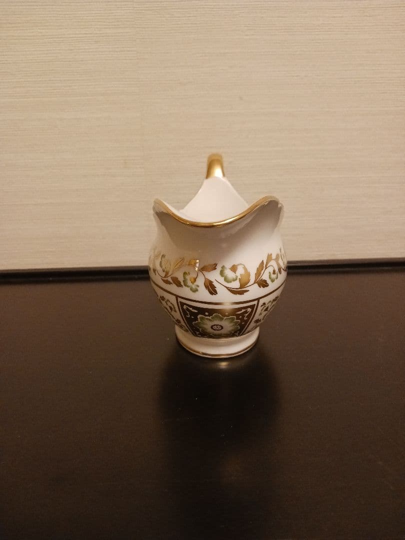 ロイヤルクラウンダービー、グリーンパネルグレービーボートソーサー