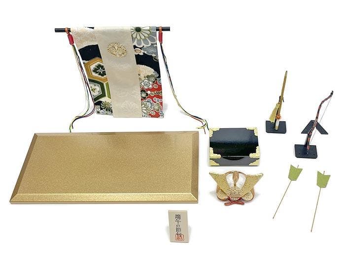 金色兜飾り（弓太刀付）　五月人形兜飾り　端午の節句卓上飾り リュウコドウ 龍虎堂