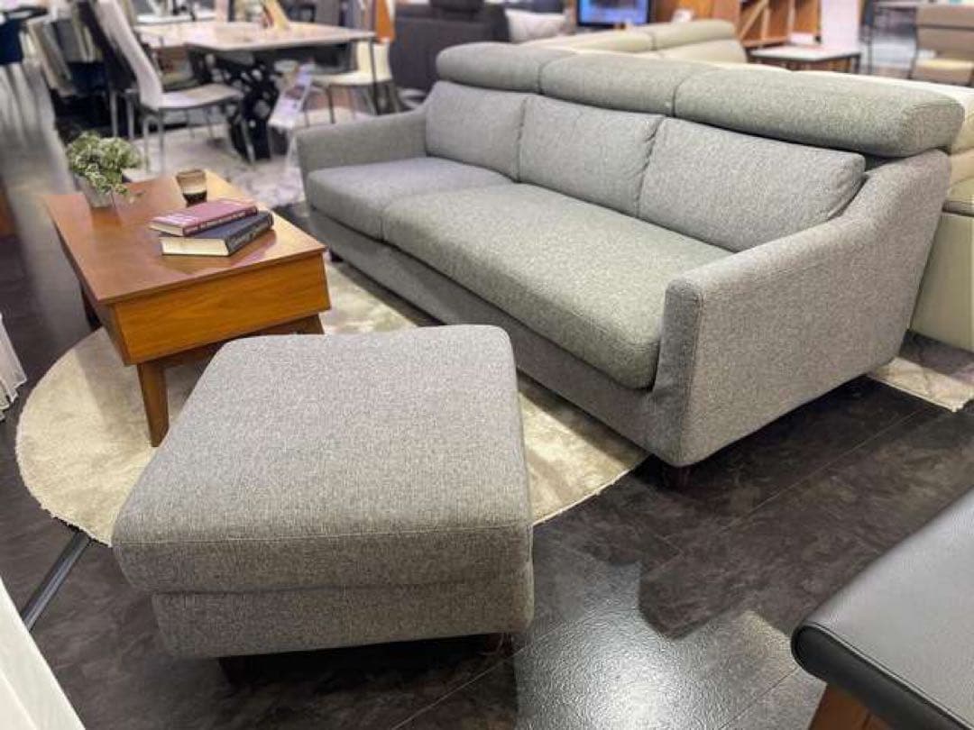 クラスティーナ モルン オットマンのみ