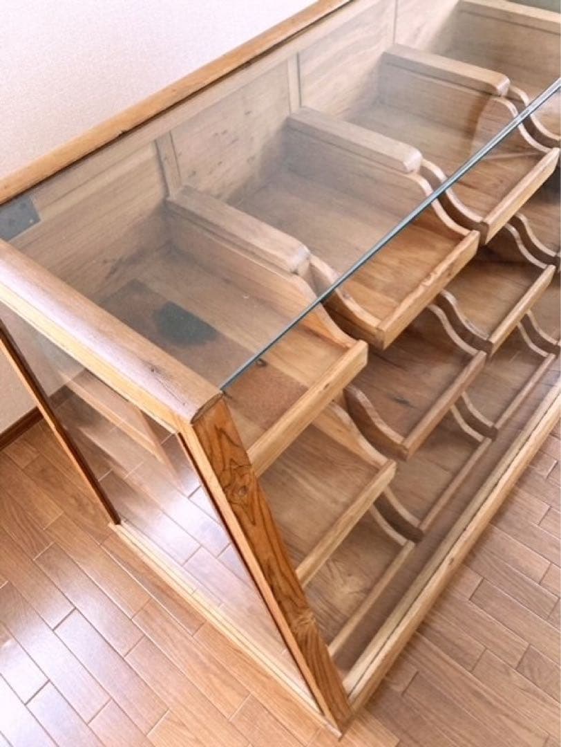 【8月中旬掲載終了　店舗什器　アンティーク　ヴィンテージ　ガラスショーケース】