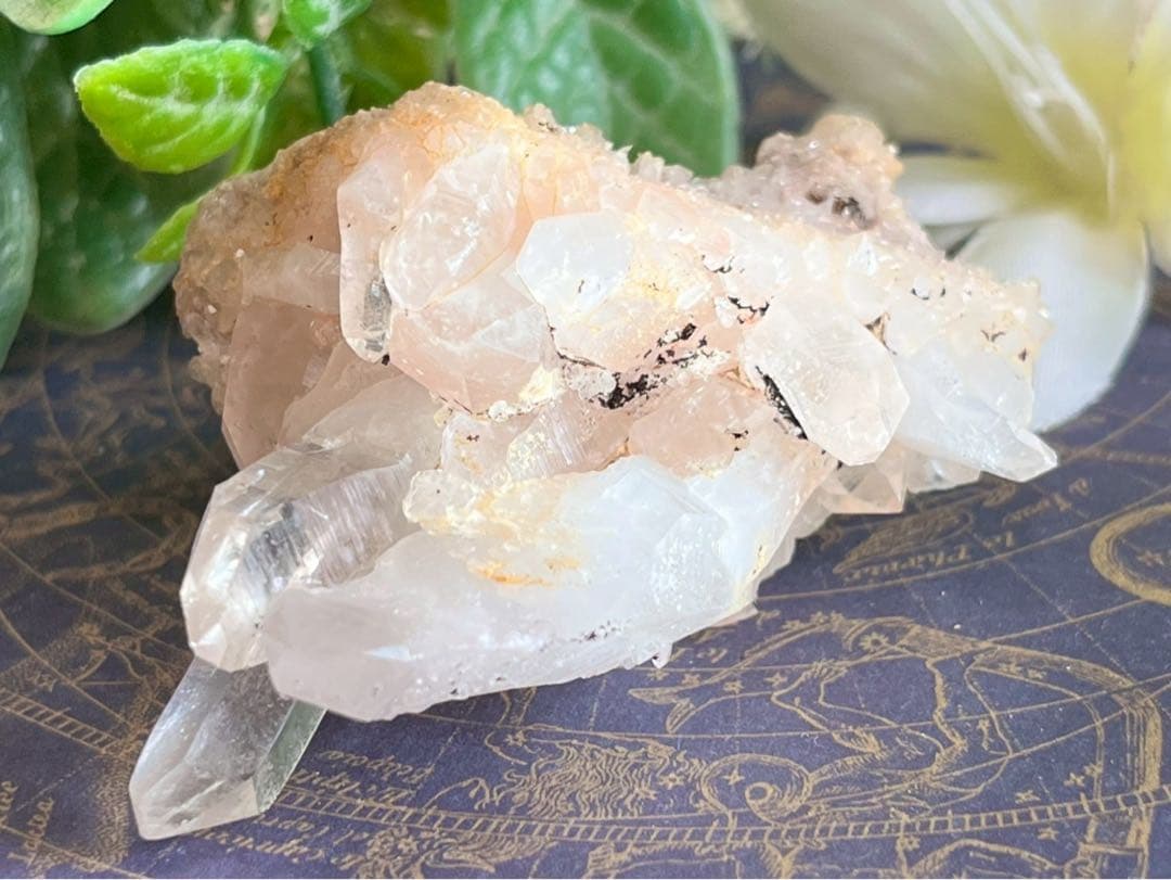 曲がり水晶　カーブド ヒマラヤ ピンククリスタル　クラスター　原石