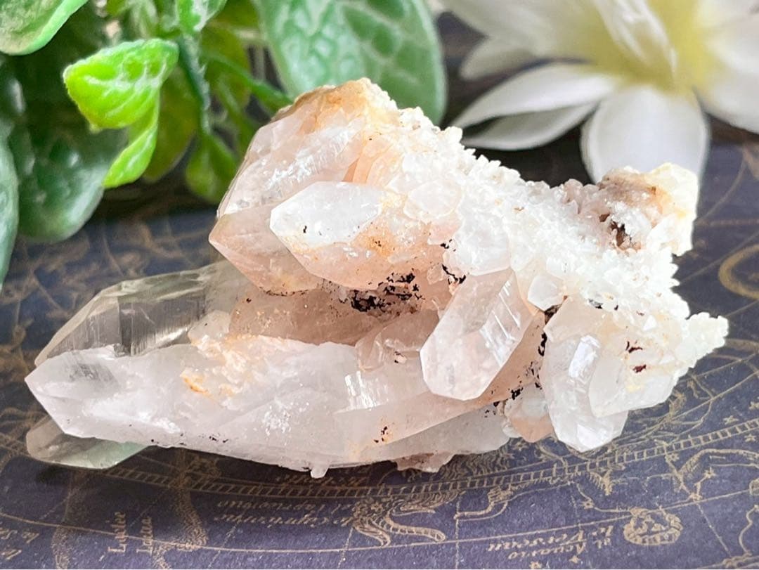 曲がり水晶　カーブド ヒマラヤ ピンククリスタル　クラスター　原石