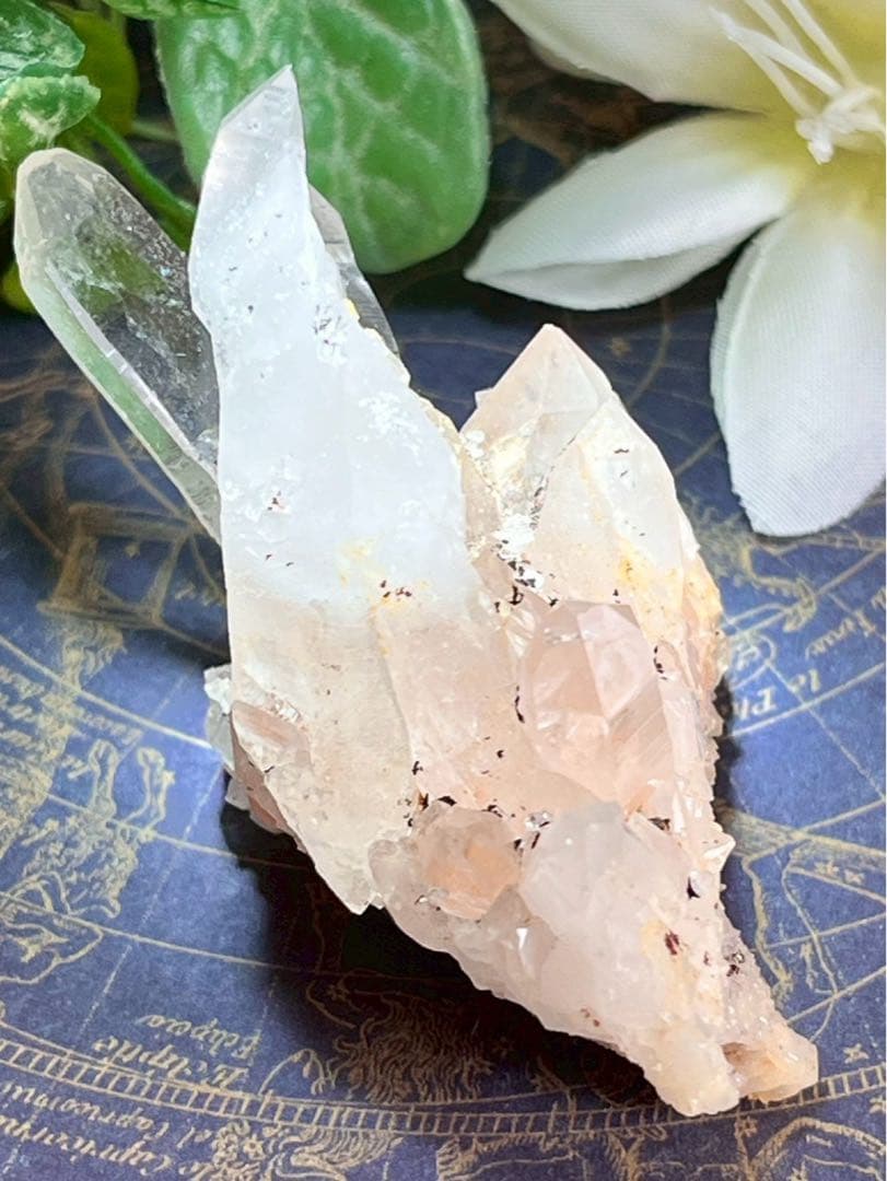 曲がり水晶　カーブド ヒマラヤ ピンククリスタル　クラスター　原石