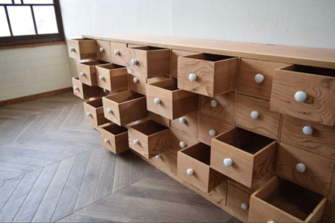 【希少 】白磁摘みの引き出し4 5杯ローボード　杉材