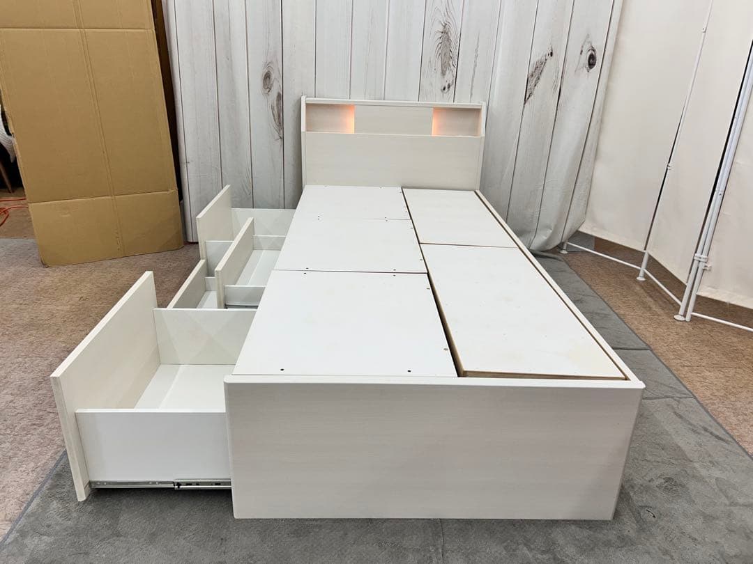 引き出し4杯付きシングルベッドフレーム