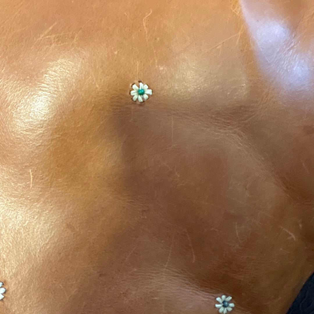 [エンリペグリン]革+小花刺繍ビーズ クッションカバー+中袋