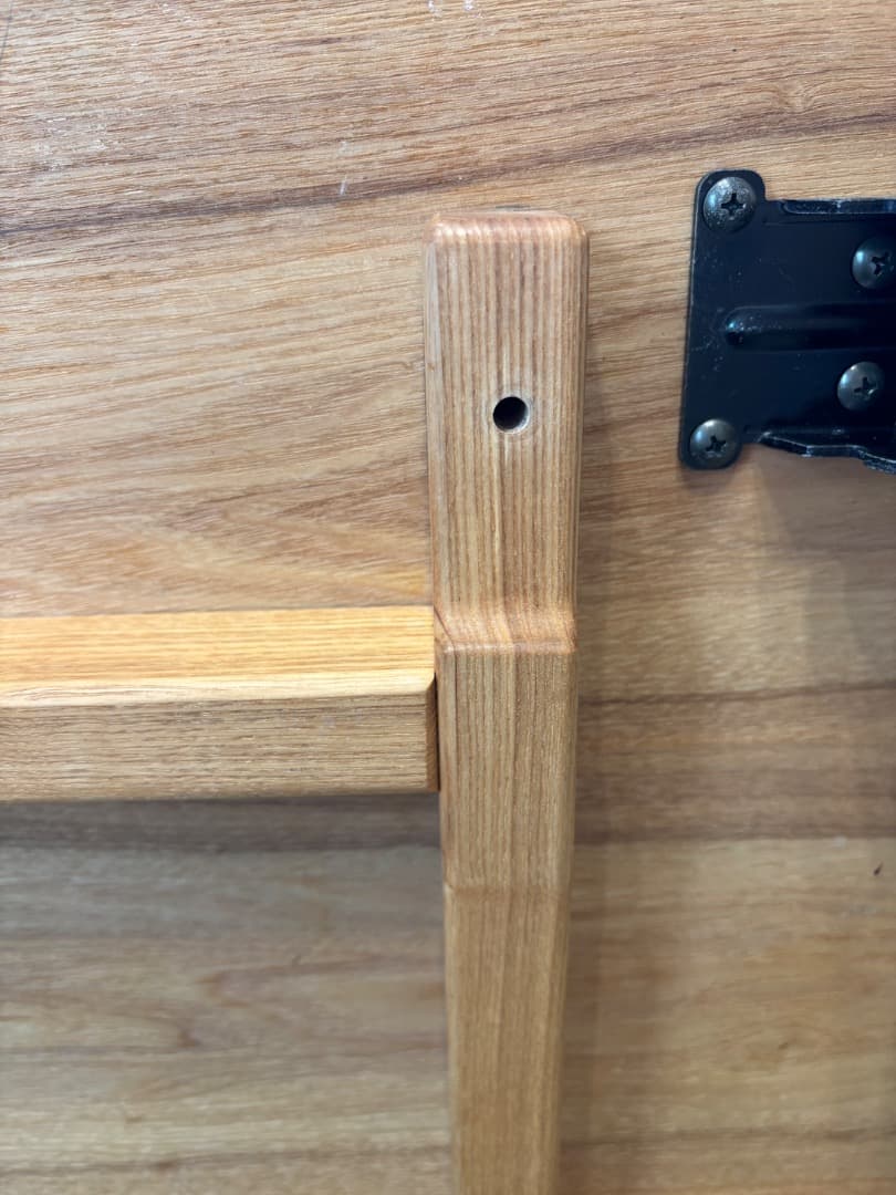 折れ脚のローテーブル