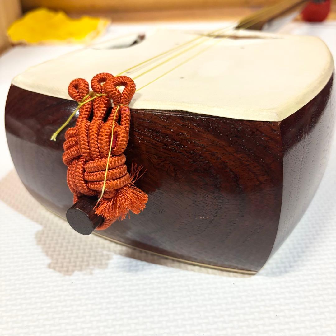 長唄三味線 細棹 丸打胴 さわり山 ハードケース 楽譜付き 五厘大胴 経木