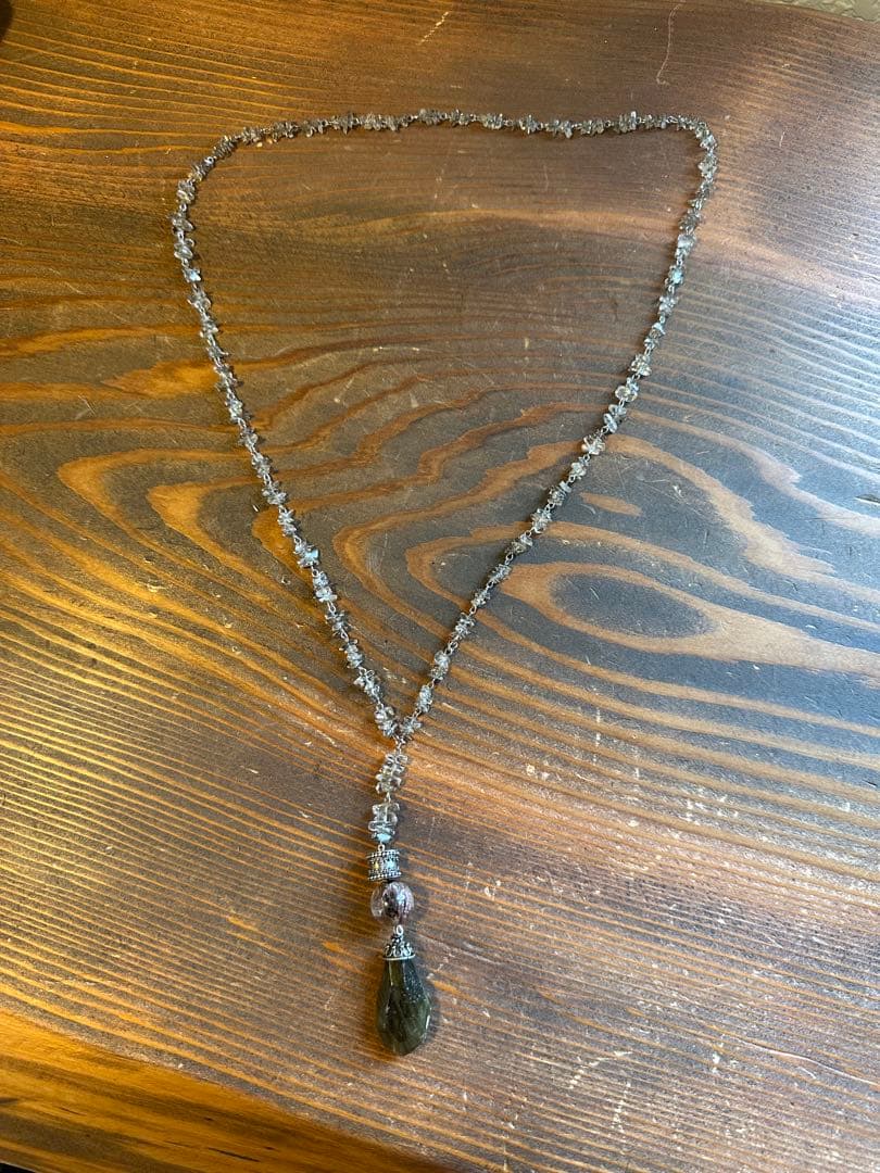 【ハンドメイド 】願いを叶えるラブラドライト &ガーデンクォーツルチルネックレス