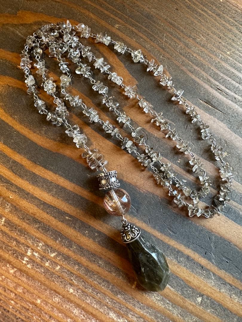 【ハンドメイド 】願いを叶えるラブラドライト &ガーデンクォーツルチルネックレス