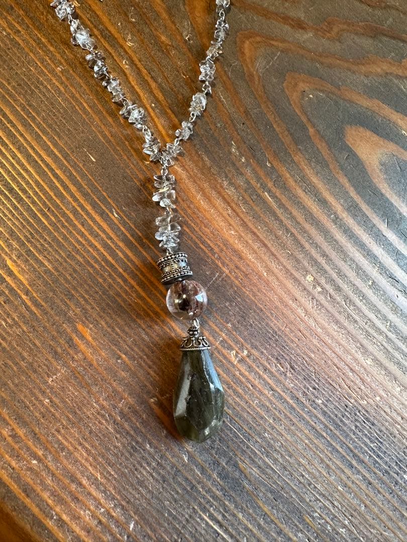 【ハンドメイド 】願いを叶えるラブラドライト &ガーデンクォーツルチルネックレス