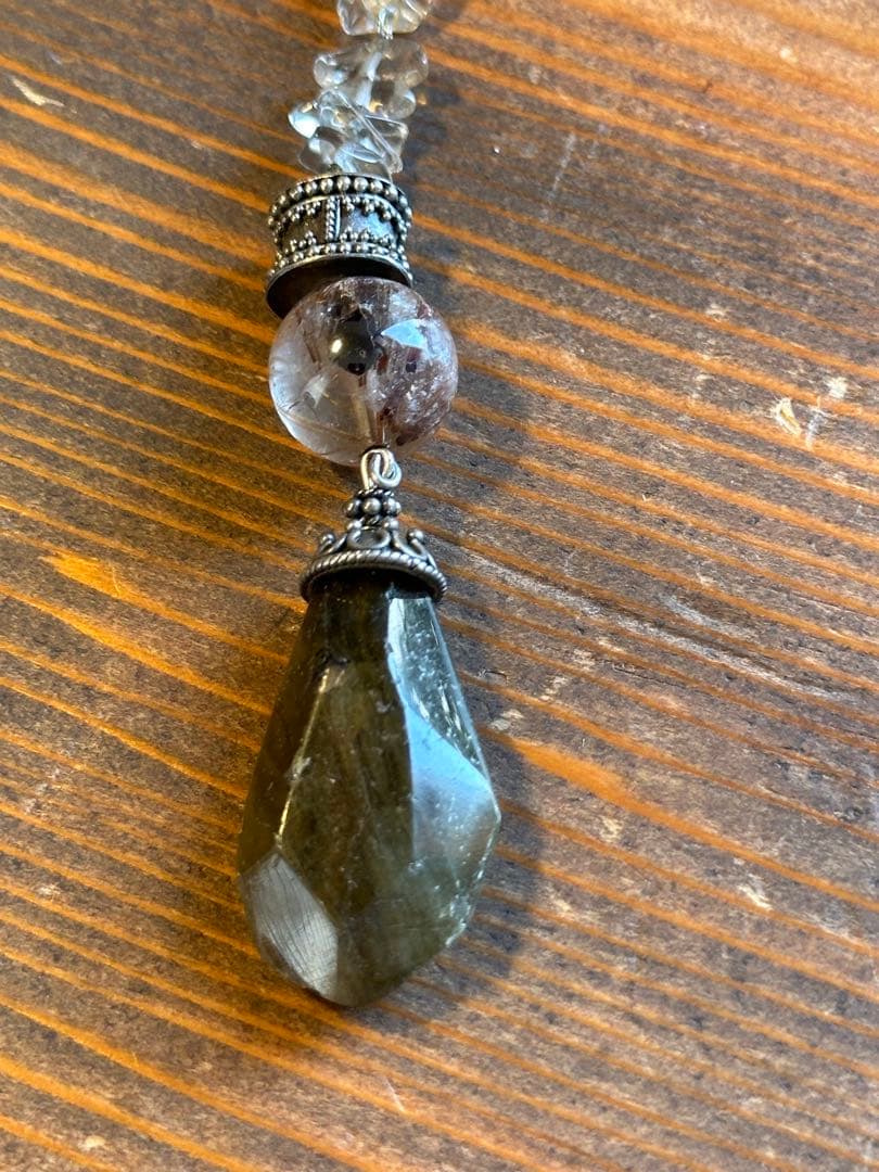 【ハンドメイド 】願いを叶えるラブラドライト &ガーデンクォーツルチルネックレス