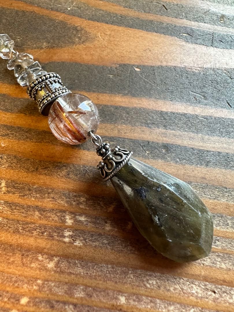 【ハンドメイド 】願いを叶えるラブラドライト &ガーデンクォーツルチルネックレス