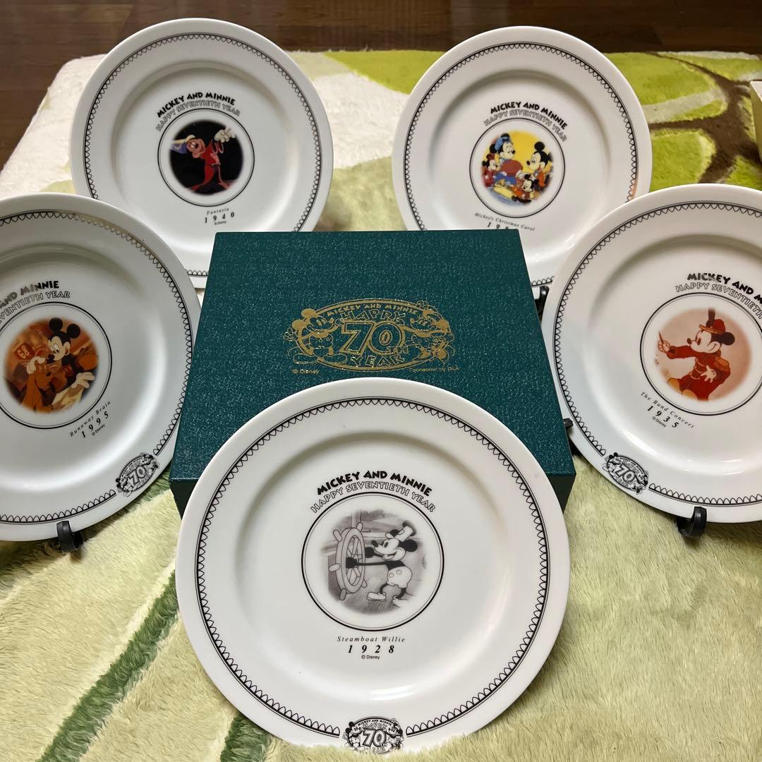 ウォルトディズニー ミッキー&ミニー70周年記念 お皿5枚セット - メルカリ