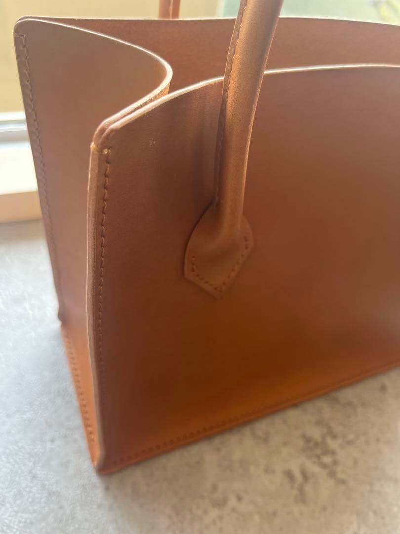 【レザーハンドバッグ】イタリアンレザー キャメル CAM シンプル 1点物