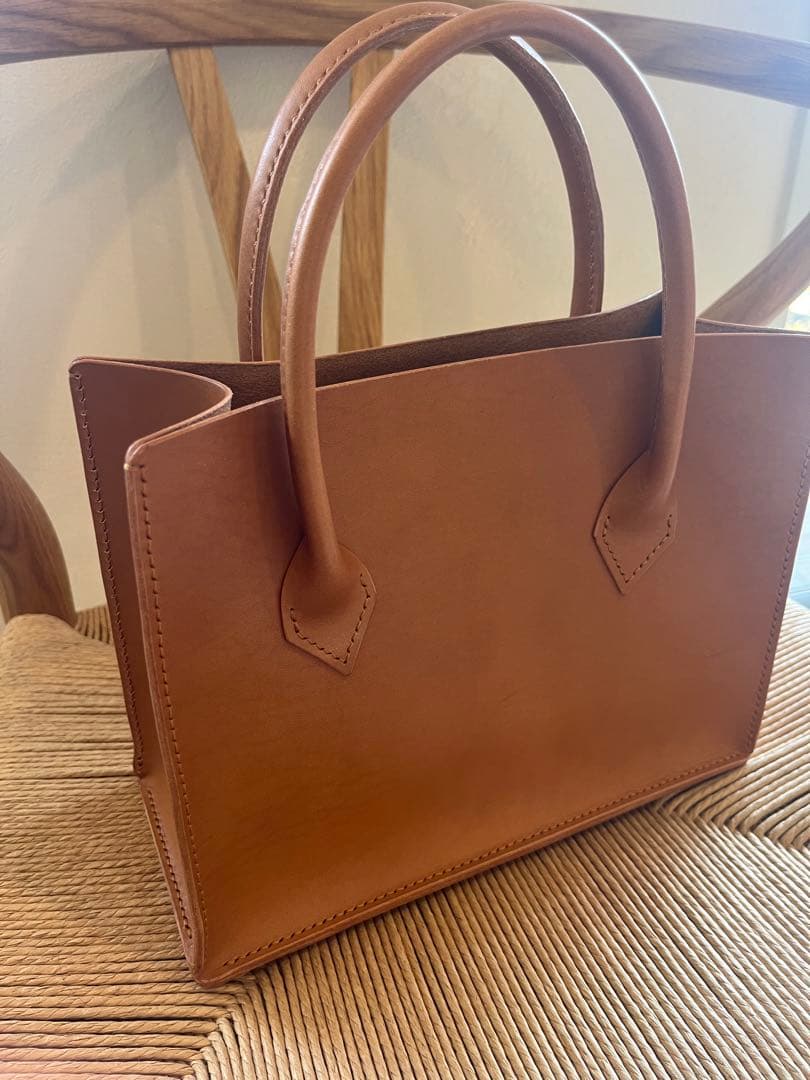 【レザーハンドバッグ】イタリアンレザー キャメル CAM シンプル 1点物