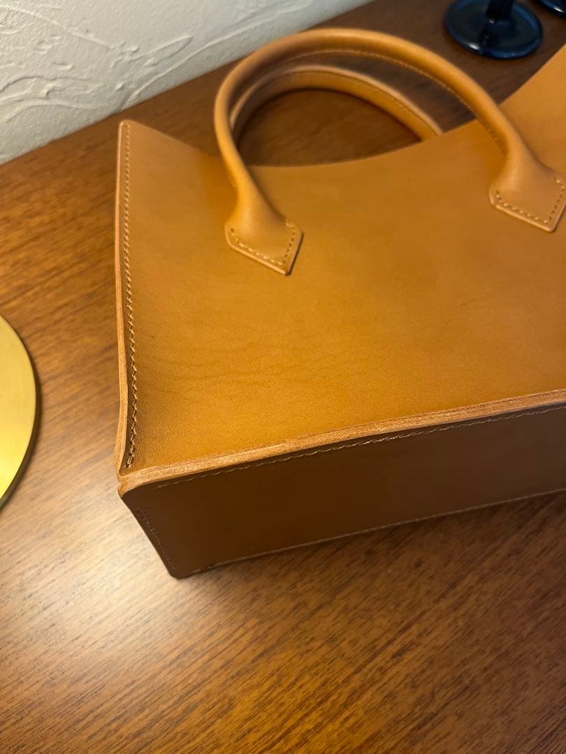 【レザーハンドバッグ】イタリアンレザー キャメル CAM シンプル 1点物