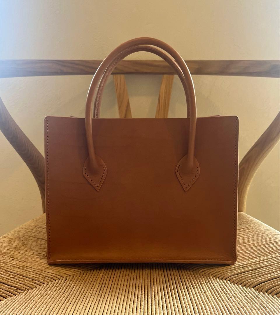 【レザーハンドバッグ】イタリアンレザー キャメル CAM シンプル 1点物